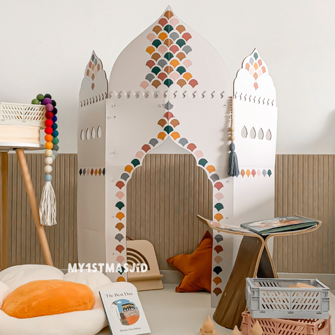 DIY Cardboard Masjid creating a great space for prayer. A reading nook using a beautiful Cardboard Mosque. A home mosque for ramadan. A masjid DIY kit